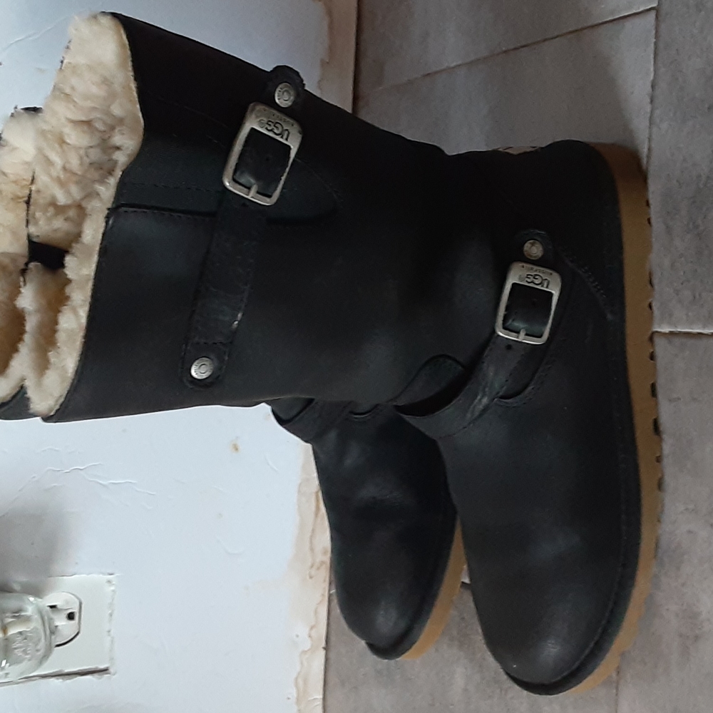 UGG  boots  size  5 - Picture 2 of 5